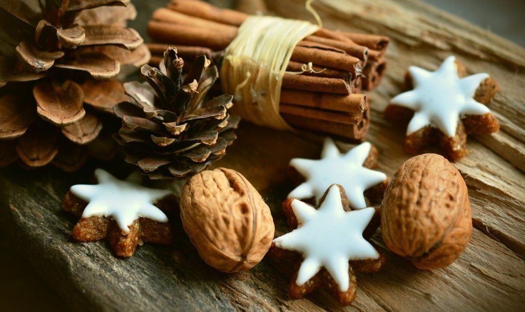 Cinnamon Stars 2991174 1280 1024x610
