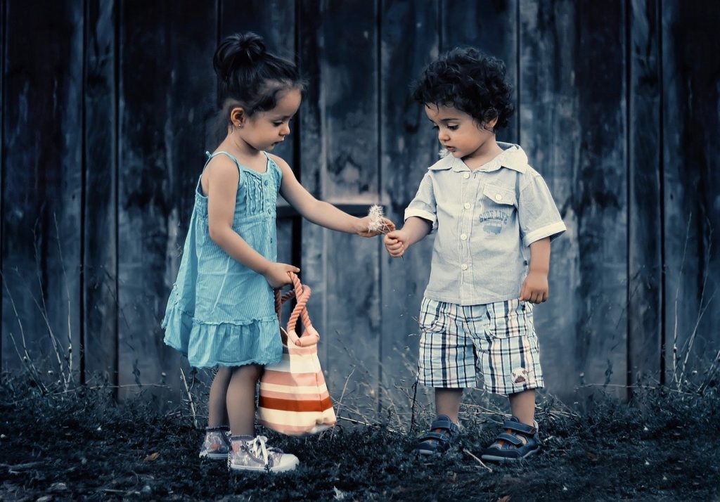 Siblings 817369 1280 1024x714